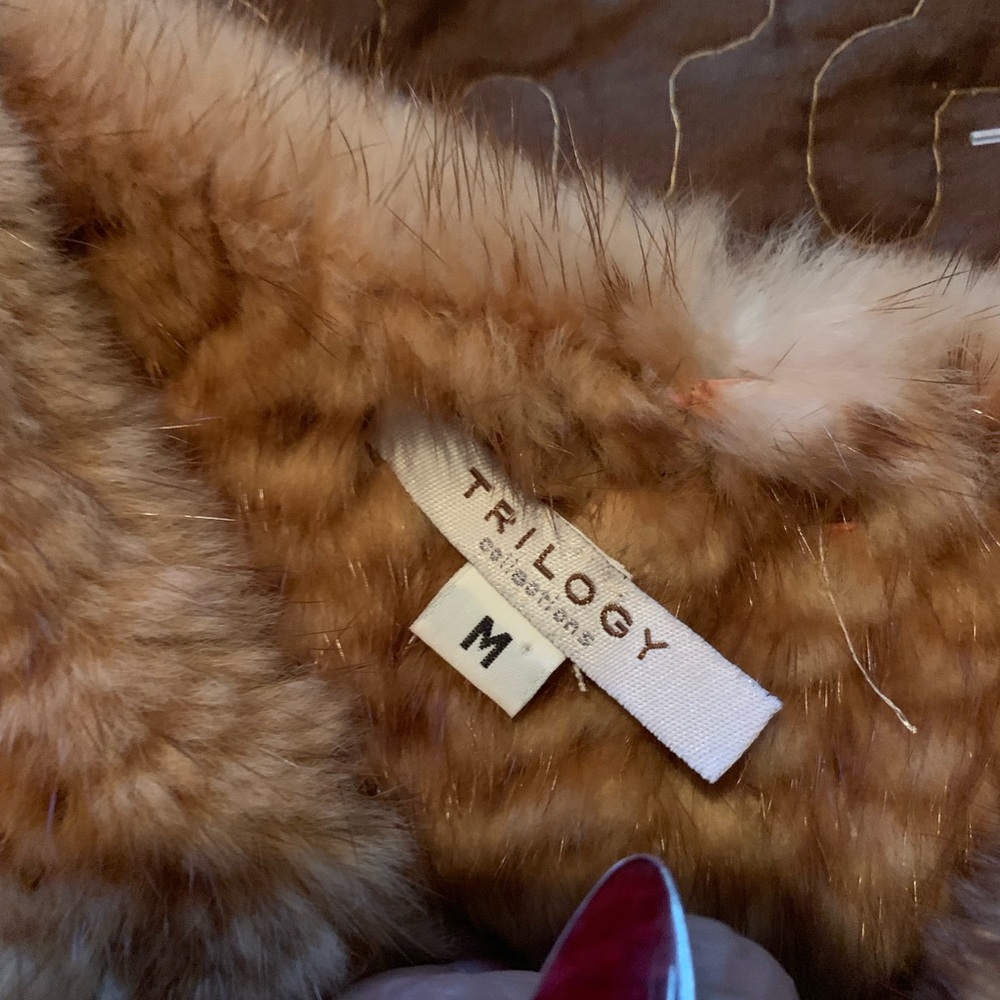 Fur vest - Picture 2 of 4